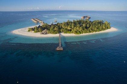 ANG-HRES-Angaga_Resort_Aerial10-800x600