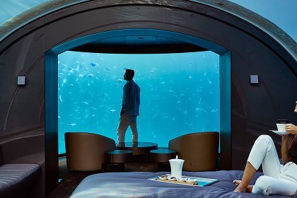 THE-MURAKA_Undersea-Bedroom_Couple_Day_web-1